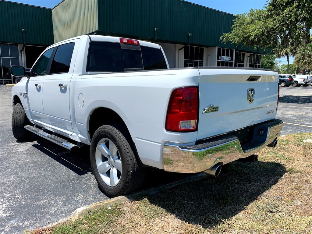 2017 RAM Ram 1500 Pickup Big Horn photo 3