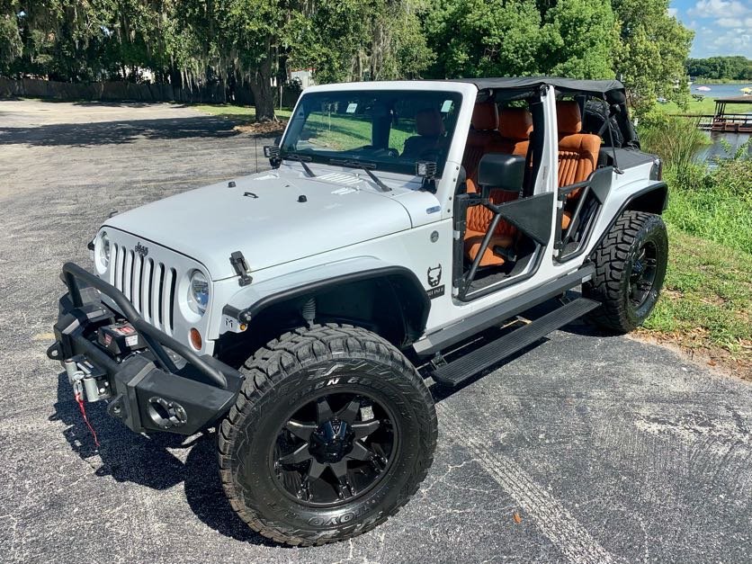 2011 Jeep Wrangler Unlimited Sahara photo 3