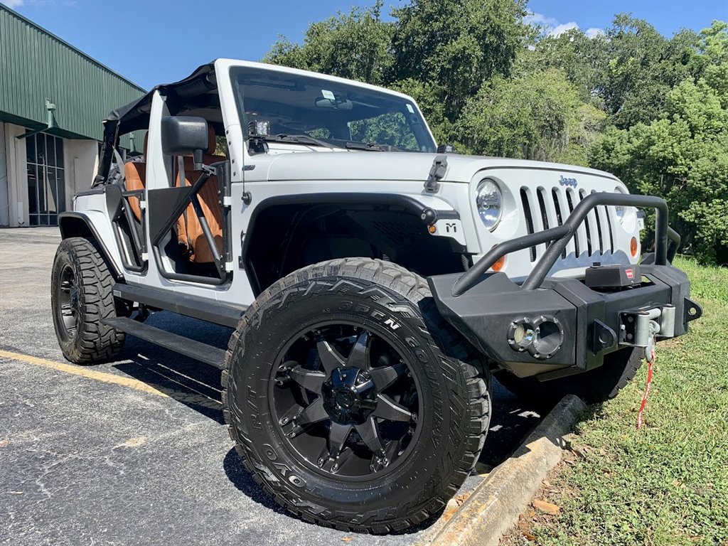 2011 Jeep Wrangler Unlimited Sahara photo 5