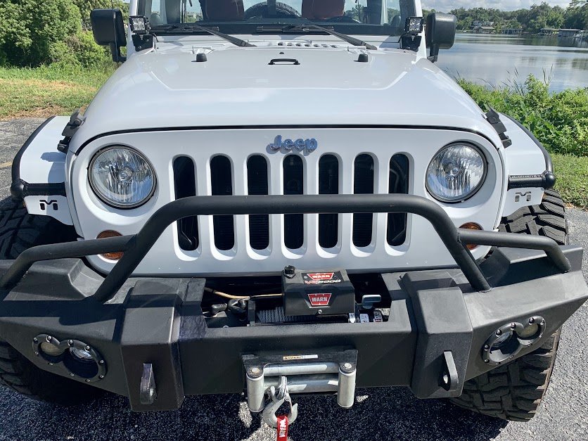 2011 Jeep Wrangler Unlimited Sahara photo 2