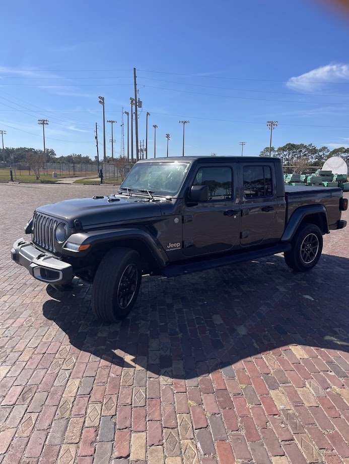 2021 Jeep Gladiator Overland photo 3