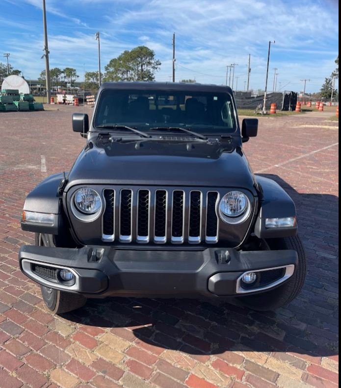 2021 Jeep Gladiator Overland photo 2