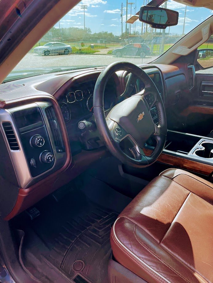 2014 Chevrolet Silverado 1500 High Country photo 11