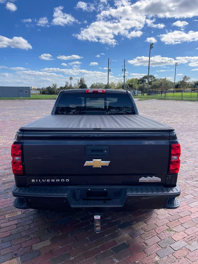 2014 Chevrolet Silverado 1500 High Country photo 3