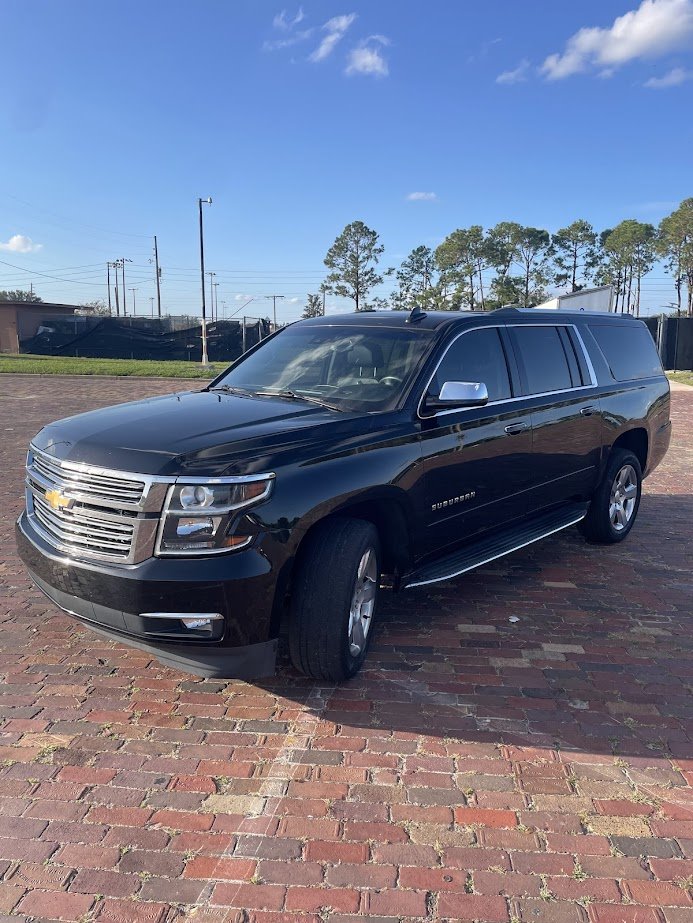 2018 Chevrolet Suburban Premier photo 3