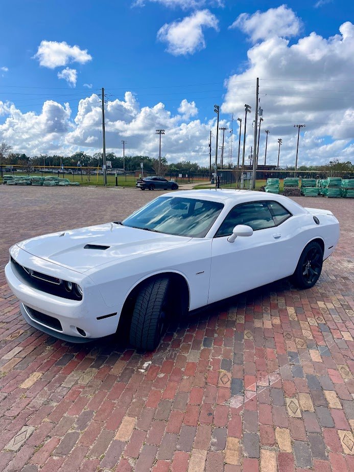 2018 Dodge Challenger R/T photo 3