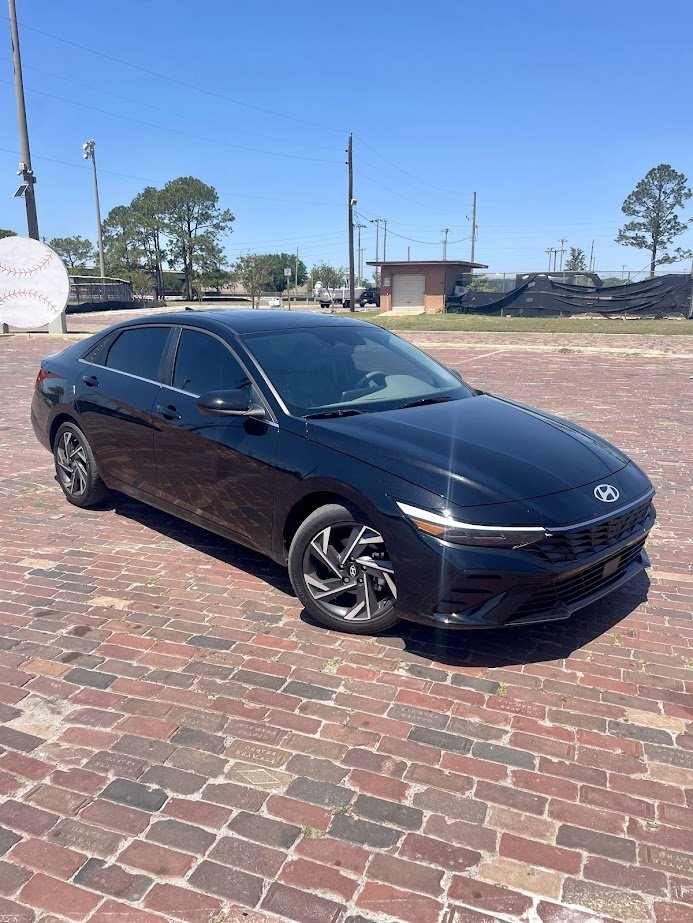 2025 Hyundai Elantra SEL's photo