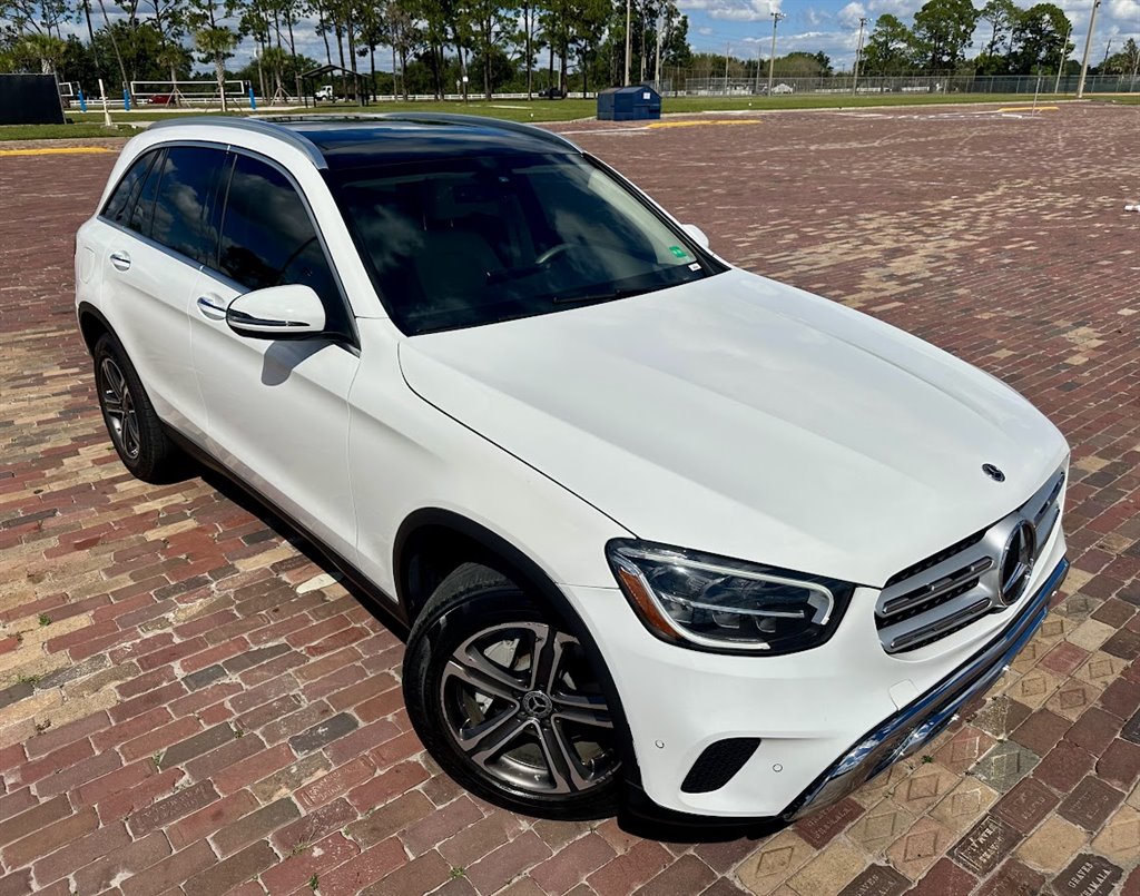 2021 Mercedes-Benz GLC GLC300's photo