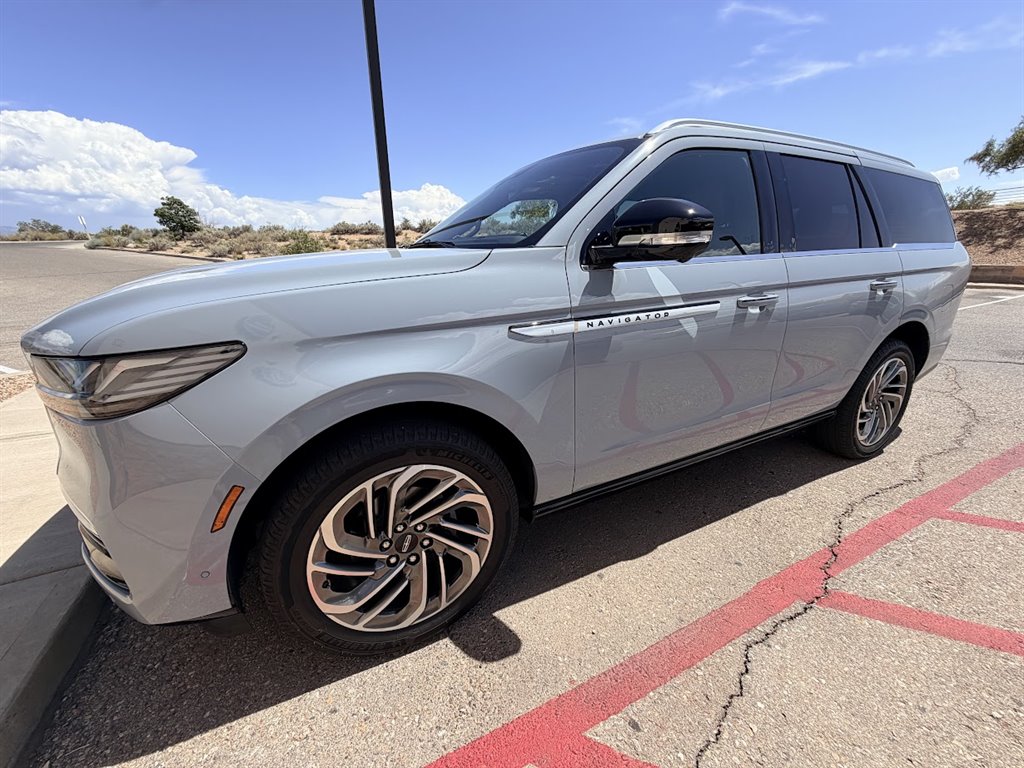 2025 Lincoln Navigator