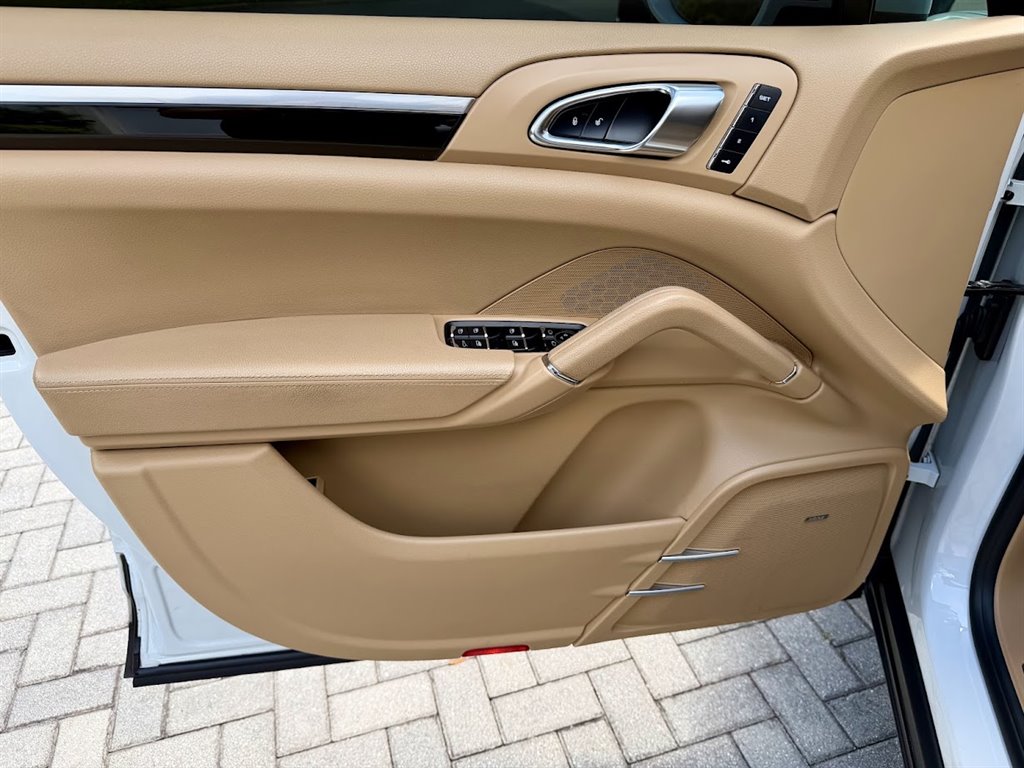 2017 Porsche Cayenne Platinum Edition - Photo 30