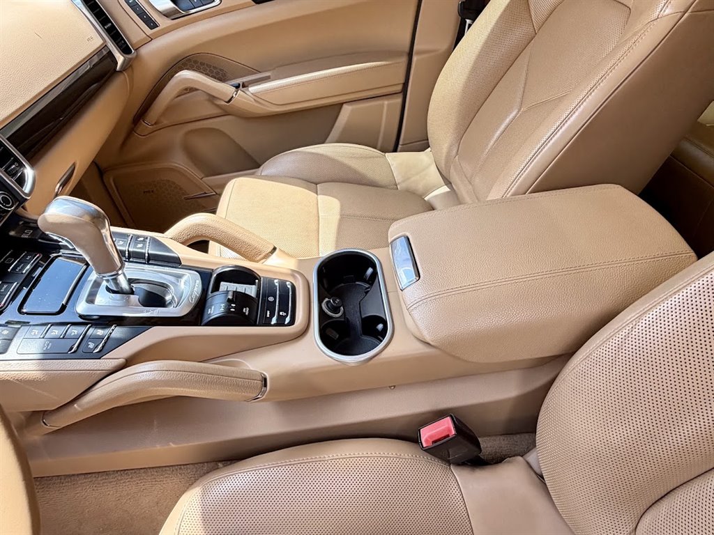 2017 Porsche Cayenne Platinum Edition - Photo 42