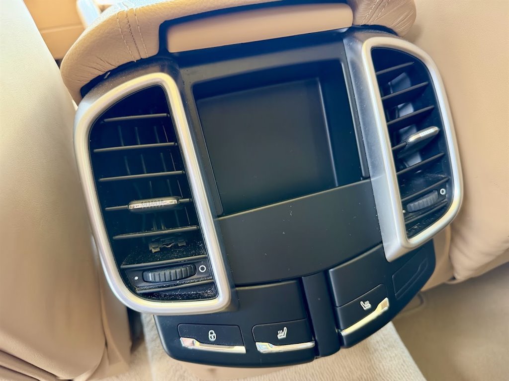 2017 Porsche Cayenne Platinum Edition - Photo 26