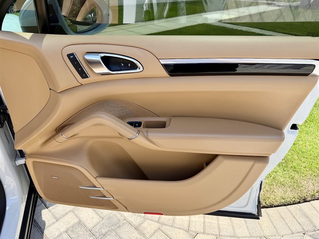 2017 Porsche Cayenne Platinum Edition - Photo 15